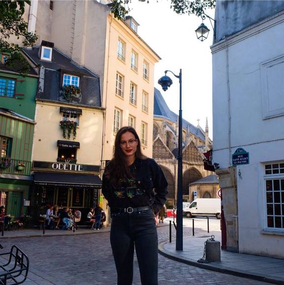 Meet your Posher, Silvia - Picture 1 of 1